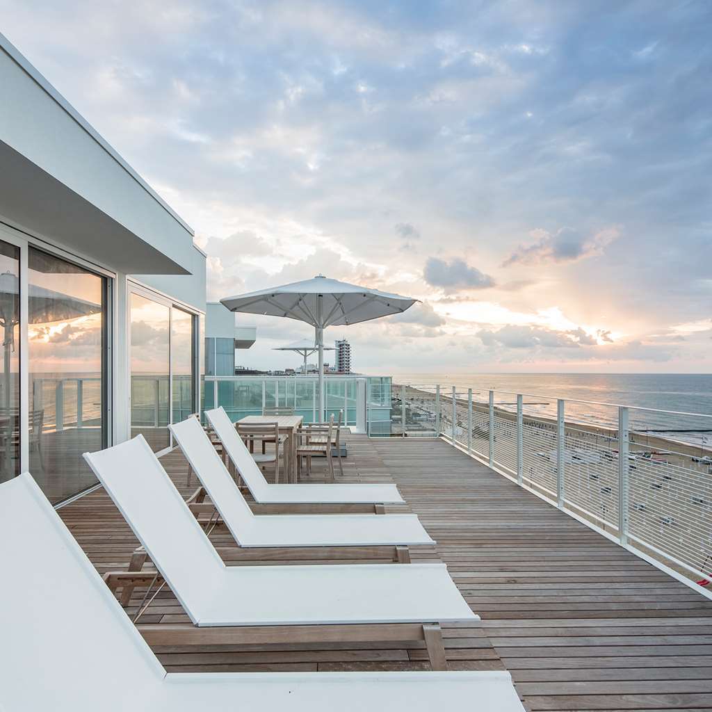 Falkensteiner Hotel & Spa Jesolo מראה חיצוני תמונה The rooftop terrace at the Hotel